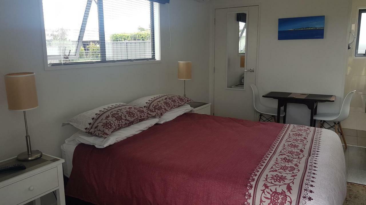 Accommodation In Frimley Hastings Eksteriør bilde